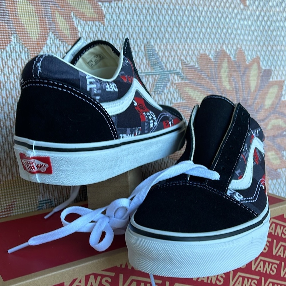 Vans Men’s Old Skool
(Packing Tape) Black/Red/
VN0A4U3BWZ4
Sneakers - Picture 14 of 16